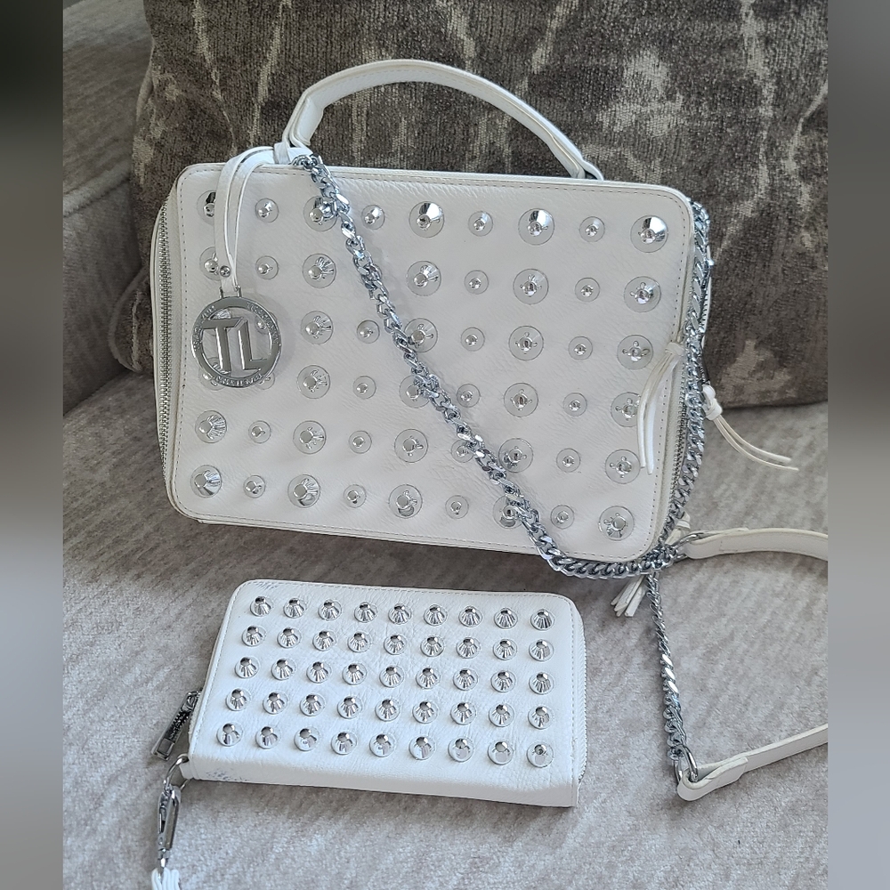 Traci lynn crossbody bag with wristlet